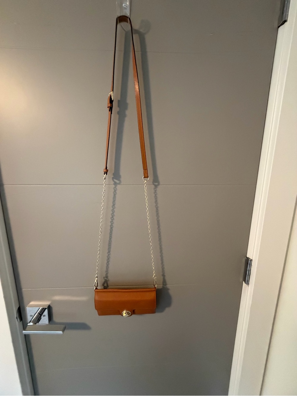 JEMMA NYC MAGGIE Structured Leather Crossbody Wallet in Cognac with Gold Chain